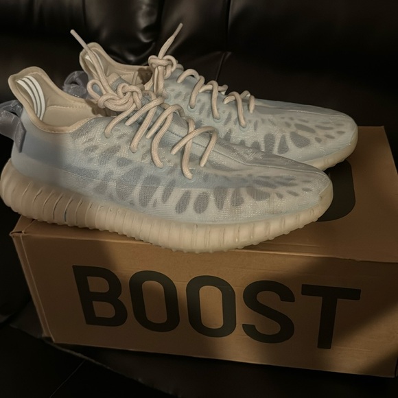 Yeezy boost 350 mono ice